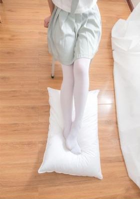 房间里的日本女人