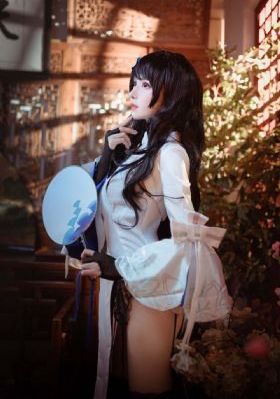 美女露咪咪